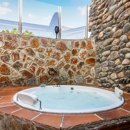 Oasis Tauro 3br