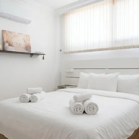 Oasis Tauro 3br Appartement